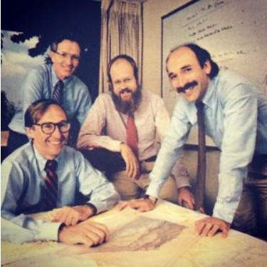 Jack Dangermond(最左)和同事